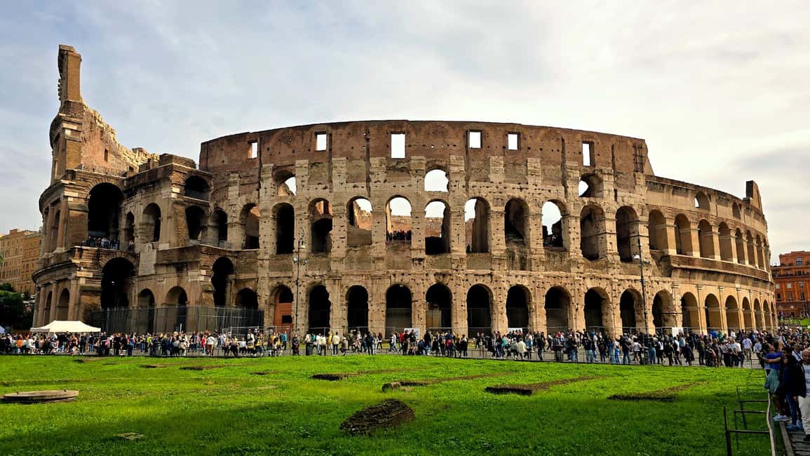 Colosseum Arena Tour, Palatine Hill and Roman Forum - Palatine Hill: Romulus legends and the Imperial Palace