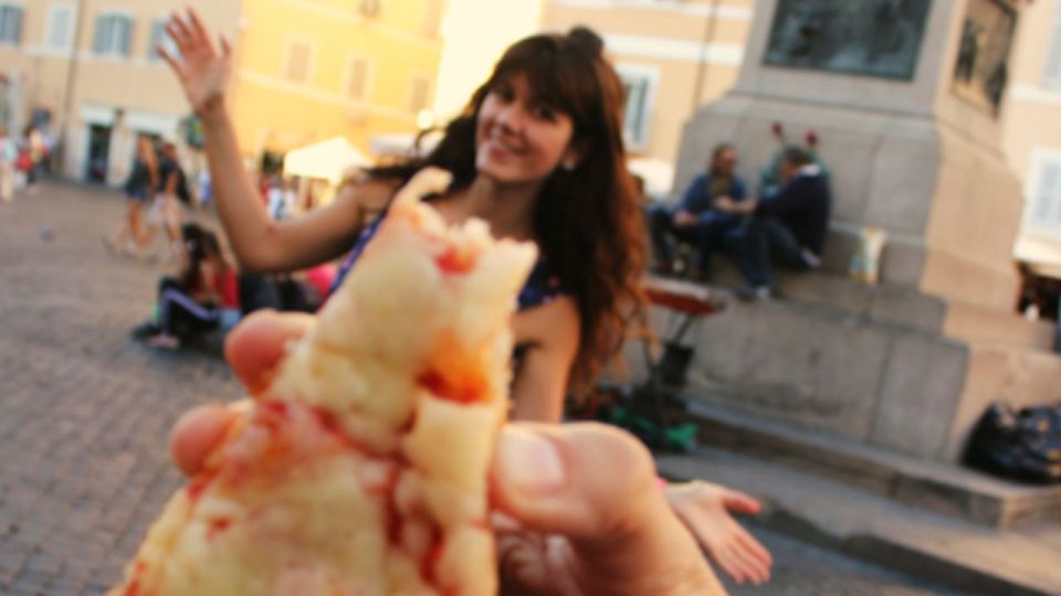 Eat as the Romans do: Trastevere Street Food Experience - Views and “Rome you don’t usually see”: the guide’s real value