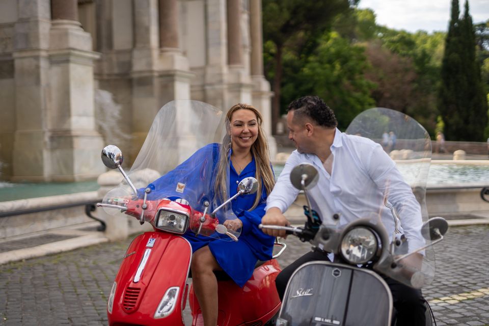 Explore city on Vespa with Professional Photographer - Coffee, language support, and the feel of a small group