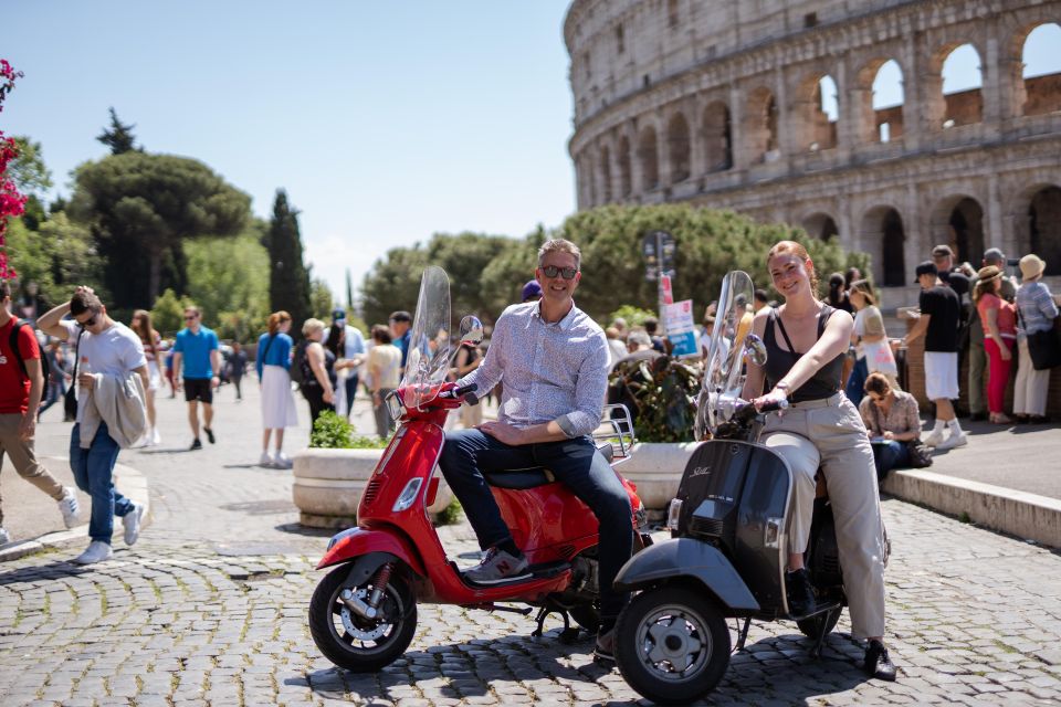 Explore city on Vespa with Professional Photographer - The Vespa pace: 1.5 hours, but every minute has a job