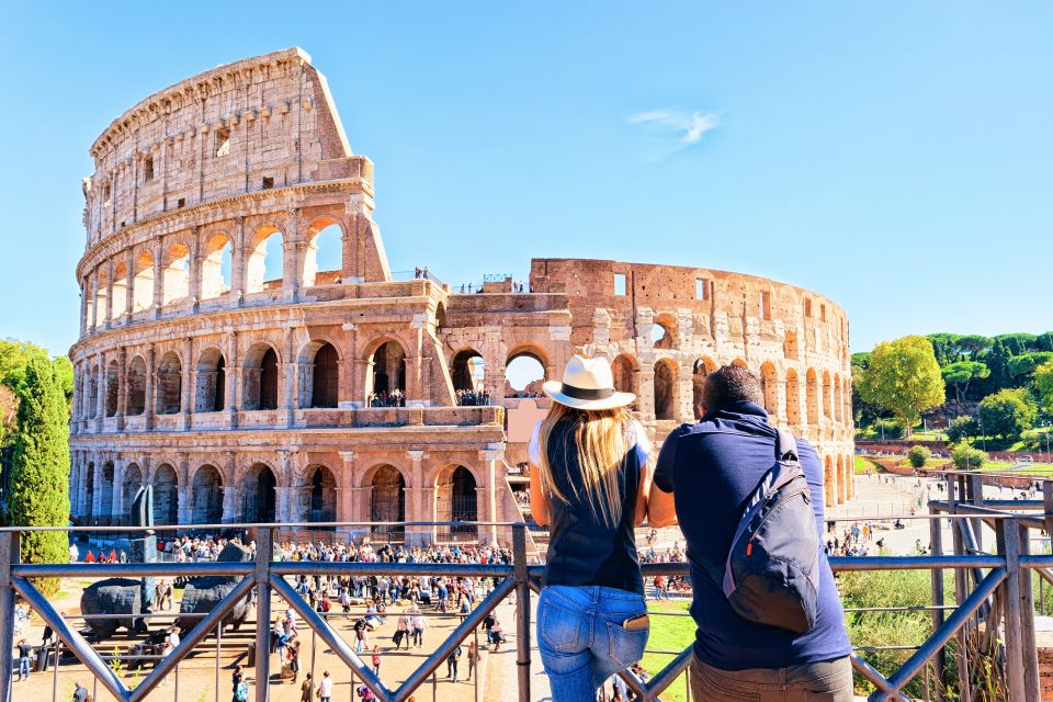 Explore Colosseum and Roman Forum with an Archaeologist - Meeting at Colosseo Metro: how you find your guide