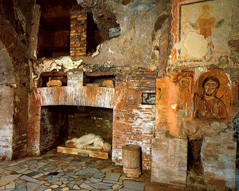 Express guided tour of the Catacombs with transfer - Why the Catacombs of San Callisto feel so remote