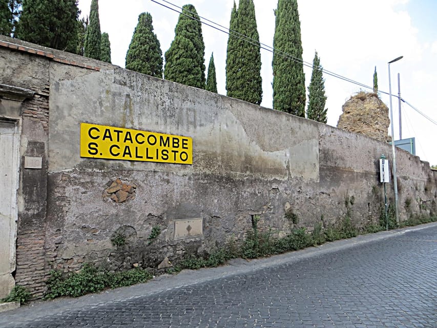 Express guided tour of the Catacombs with transfer - The underground hour: what you’ll actually see at Catacombe di San Callisto