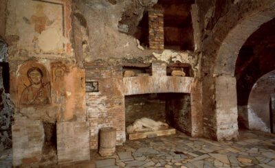 Express guided tour of the Catacombs with transfer - Getting there: Via Labicana 125 and the van ride with a panoramic route