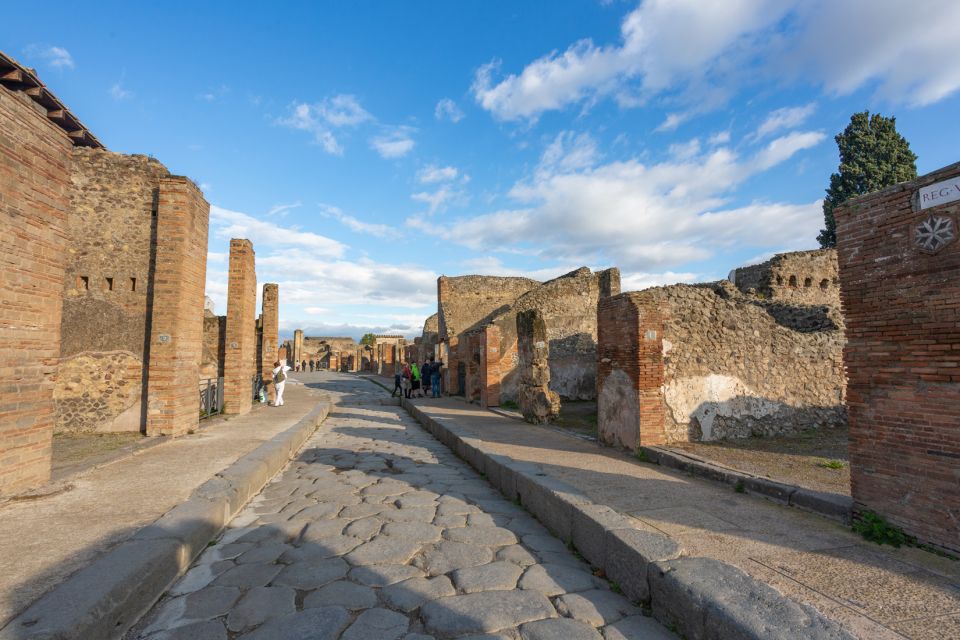 From Rome: 3-Day Tour to Pompeii, Sorrento & Capri - Price and value: what you pay for (and what it replaces)