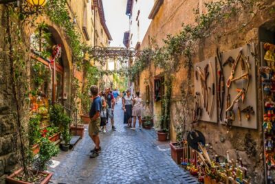 From Rome: Bagnoregio & Orvieto Day Trip with Wines & Lunch - Civita di Bagnoregio: that famous bridge and the walk that delivers