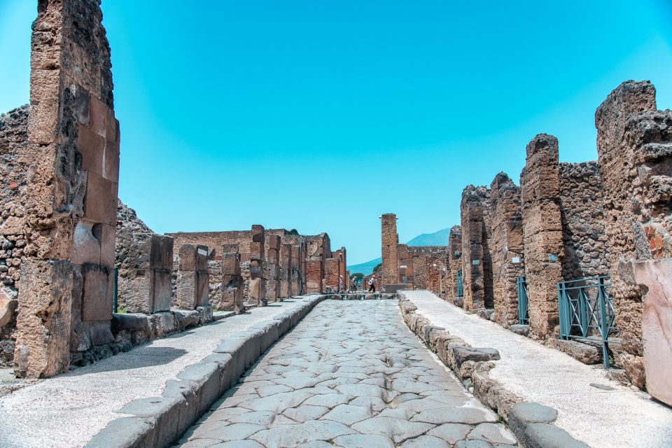 From Rome: Day Trip to Pompeii, Positano, and Amalfi - A 12-hour sprint: how the day is paced