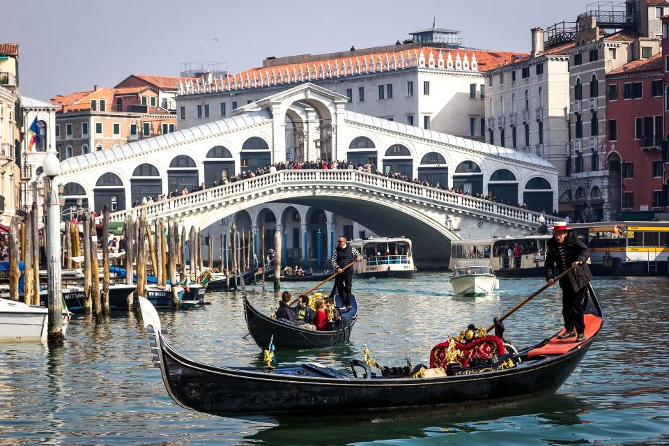 From Rome: Full-Day Small Group Tour to Venice by Train - The 1st-class train: comfort plus a potential expectation check