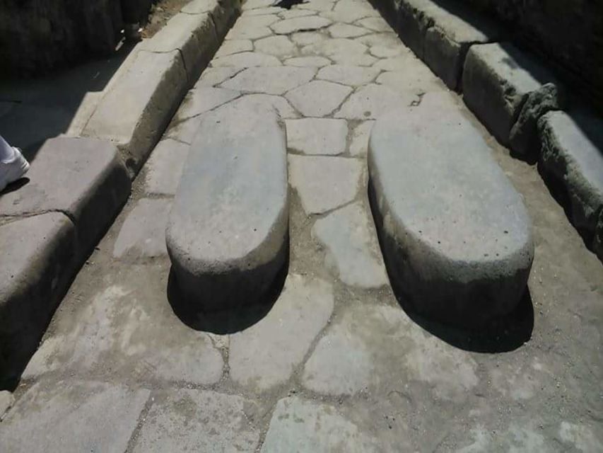 From Rome: Pompeii and Naples, Full Day Tour with Lunch - Pompeii with an official guide: markets, thermal baths, and homes