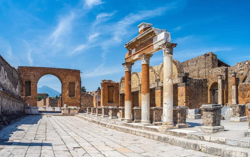 From Rome: Pompeii Guided Tour with Lunch - Getting To Pompeii: meeting point and the Rome-to-Pompeii day rhythm