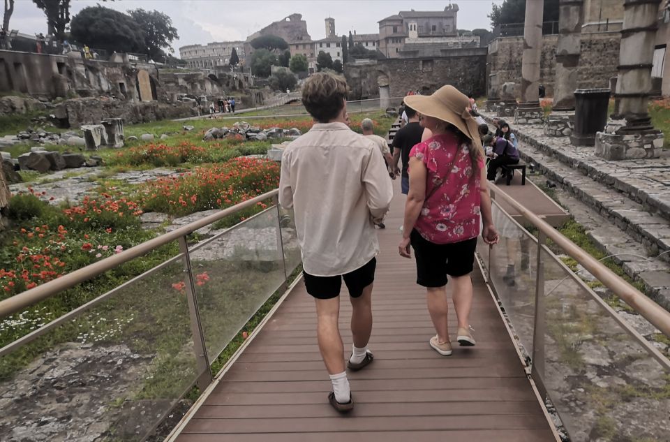 Guided tour of Roman Forum & Palatine Hill - Temple of Venus and Roma: architecture with a built-in audience