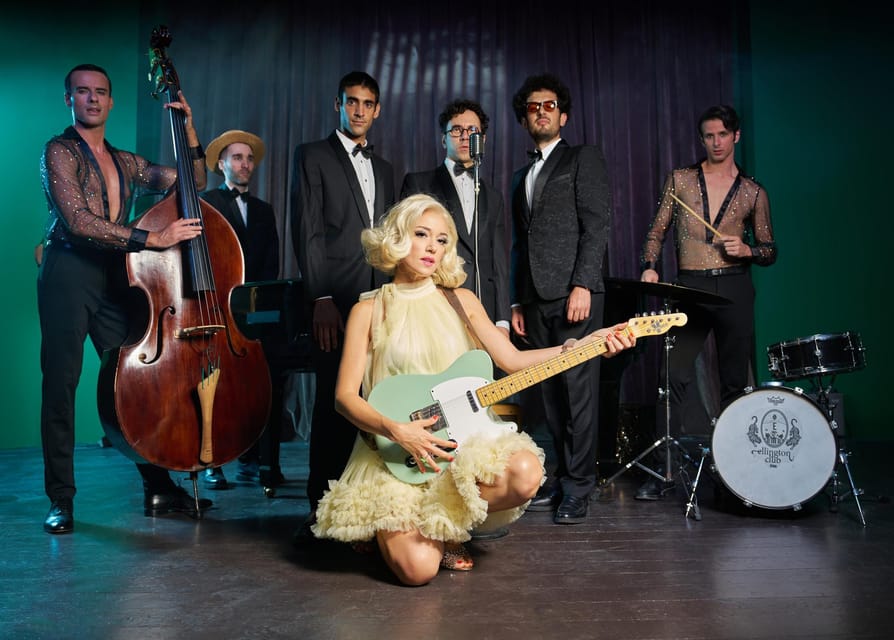Italian Song Night with Una Come Me Concert - Your evening schedule: doors, dinner, then the show (2 hours)
