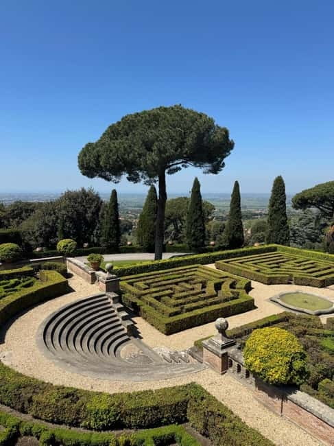 Jubilee: Castel Gandolfo and the gardens of the papal villas - Second viewpoint stop: timing your photos and slowing down