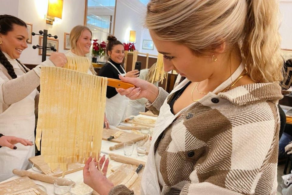 Pasta Cooking Class with Pesto Sauce Making in Rome Center - Key highlights that make this class worth your time