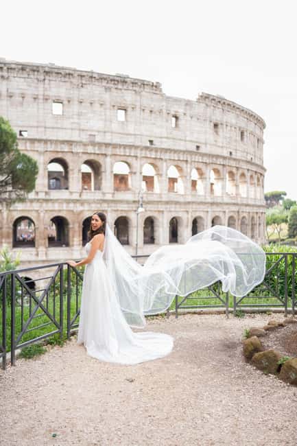 Photographer in Rome - The Colosseum and Roman Forum photo moments