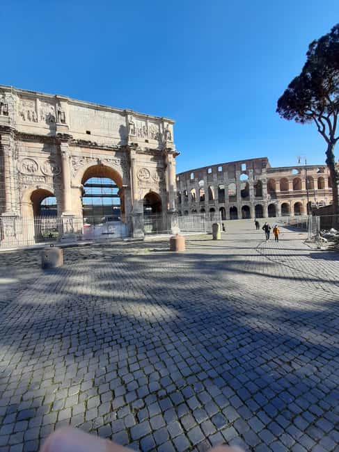 Private 1.5-Hour Family-Friendly Tour of the Colosseum - Gladiators and Construction Explained by Real People