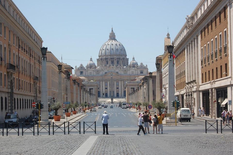 Private Vatican: Tour of Museums, Sistine C & St. Peter's - Vatican Museums: how a guide helps you see more than the headline rooms
