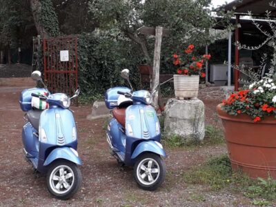 RENTA A VESPA - The scooter setup: what you get on day one