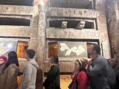 Roman Catacombs Guided Tour with Transfer from Rome Center - Meeting at Basilica Santi Cosma e Damiano (and finding your group fast)