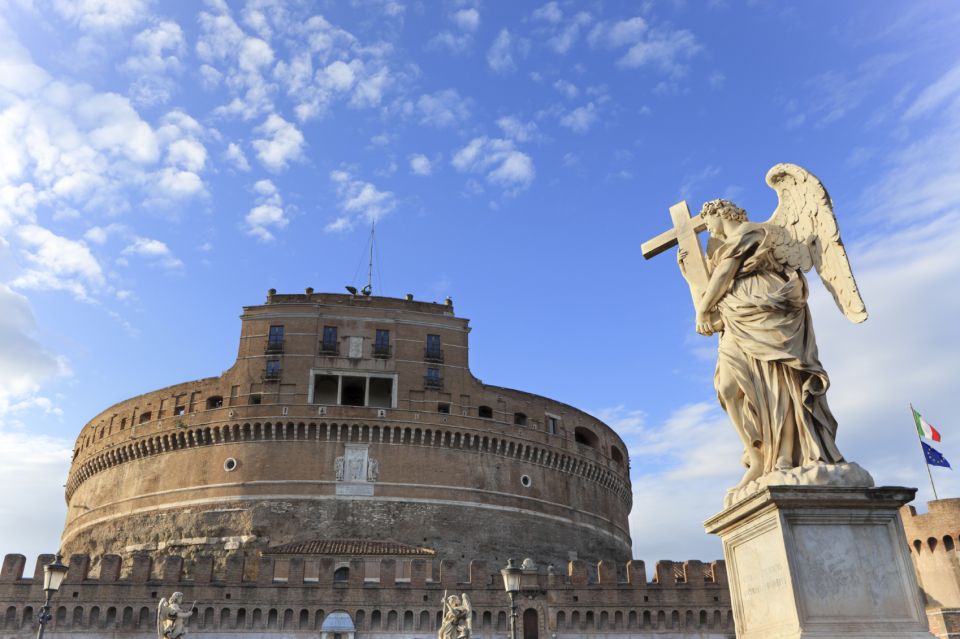 Rome: 3.5-Hour Small Group E-Bike Tour - Trevi Fountain: the iconic photo stop, without the planning headache