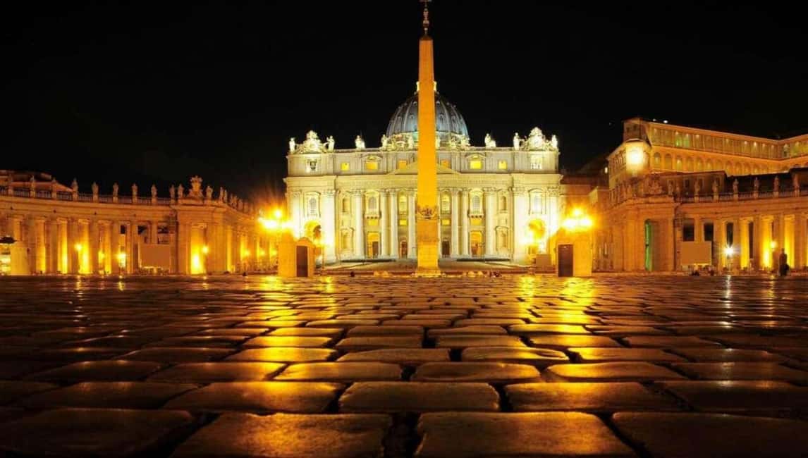 Rome After Dark: Private Luxury Night Tour by Car - Spanish Steps After Sunset: A Simple Photo Stop That Sets the Mood
