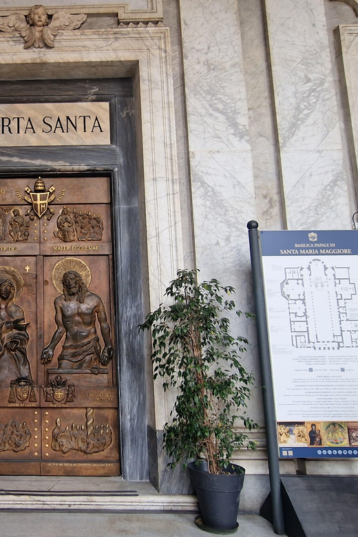 Rome: Ancient Jubilee in the 4 Major Basilicas - Stop 4: Santa Maria Maggiore and the Golden Interior Details