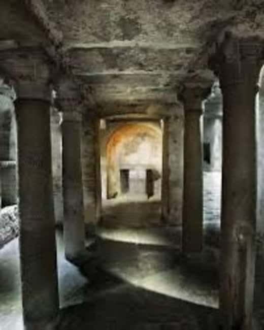 Rome: Appian Catacombs tour with transfere - The driver experience: helpful transport, not always a full guide