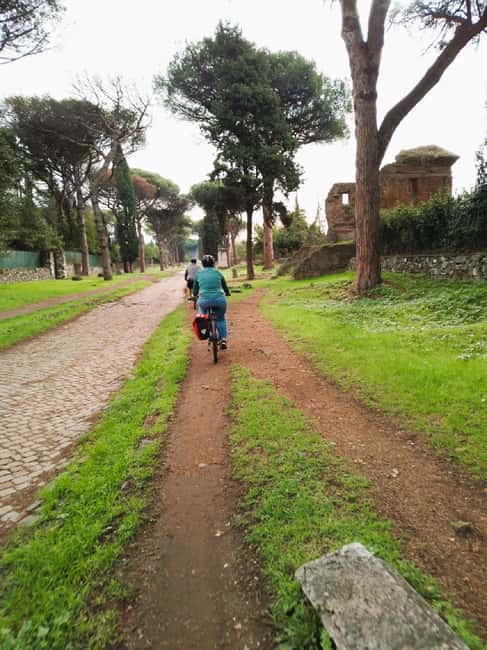 Rome: Appian Way & Catacomb Sunset E-bike Tour with Aperitif - The secret stop aperitif: snacks, drinks, and history in the same frame