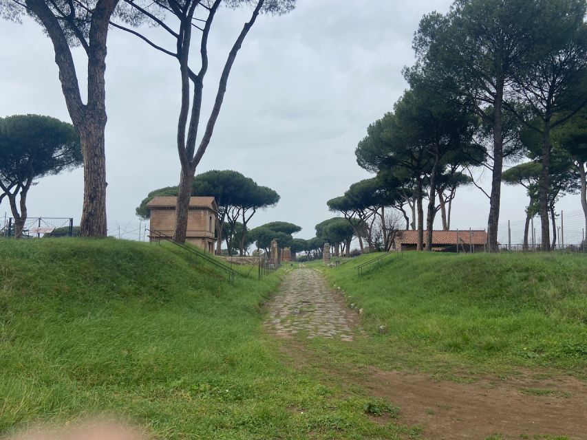 Rome: Appian Way Guided Tour on E-Bike with italian Aperitif - Villa di Massenzio: Where Power Meets Design