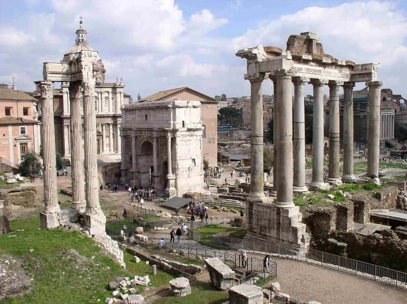 Rome Bike Rentals - The Colosseum circle: gladiator-era energy without the rush