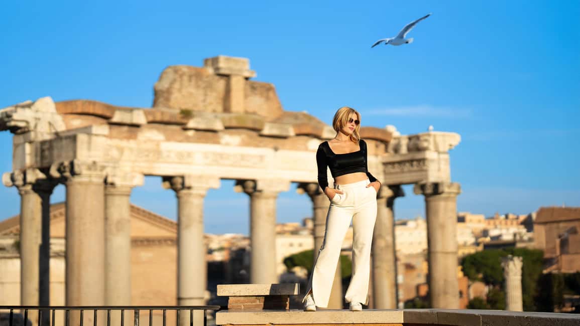 Rome: Capitoline Hill & Hidden Gems Private Photoshoot +Reel - Meeting point: Piazza del Campidoglio and a pro with a camera