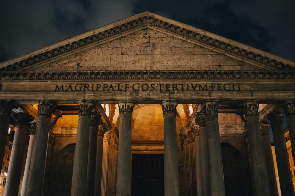 Rome: Capuchin Crypt to Pantheon Tour - Trevi Fountain on a walking route: how to time your coin moment