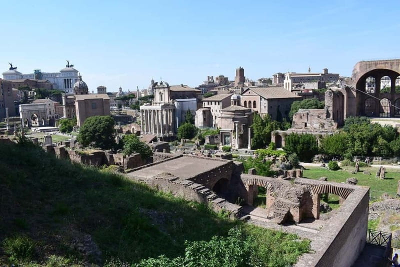 Rome: Colosseum, Roman Forum, and Palatine Hill Guided Tour - Meeting at Italy In Love Tours Near the Colosseum Metro