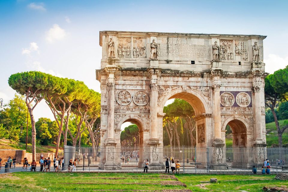 Rome: Colosseum & Roman Forum Guided Tour - Meeting at Green Line Tours: the 8:45 AM start and the short coach ride