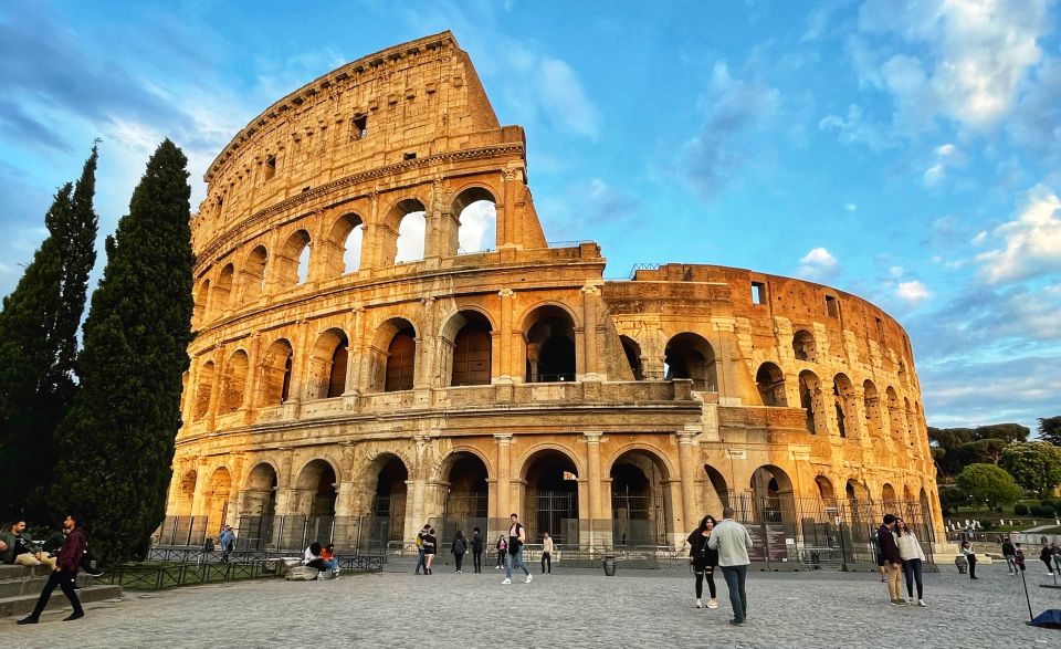 Rome: Colosseum with Arena Floor, Forum & Palatine Hill Tour - Palatine Hill: Emperor Palaces and the Romulus-Remus Backstory
