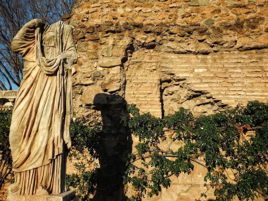 Rome: Houses of Augustus and Livia Private Tour - Palatine Hill: the myth, the emperors, and the best kind of waiting