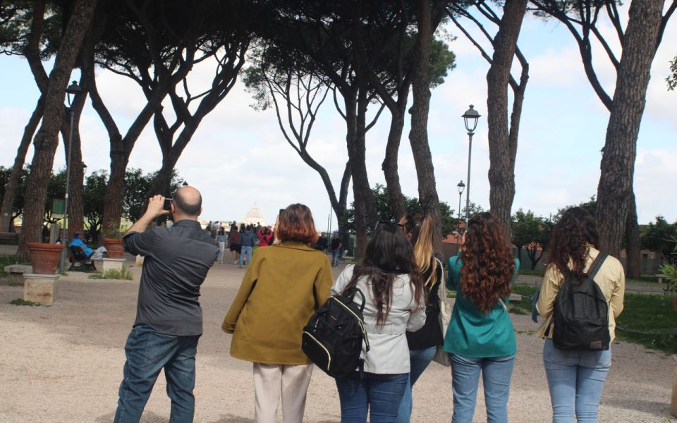 Rome: Night Tour of the City by Golf Cart (Private option) - Trevi Fountain at dusk: the coin toss moment and the photo positioning