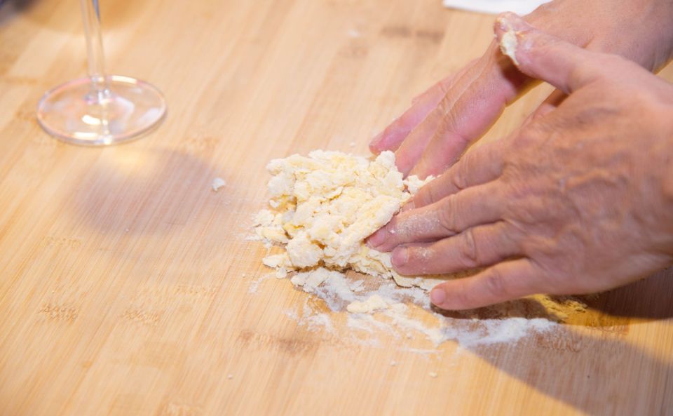 Rome: Pasta and Tiramisu Shared Cooking Class with Wine - Fresh Pasta From Scratch: Fettuccine and Ravioli, Hands-On