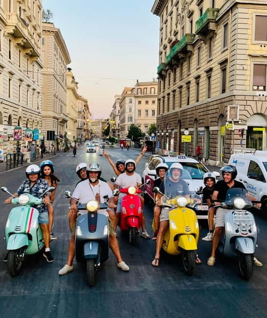 Rome’s Must-See Spots on Vespa (No Driving Needed) - Meeting up in the city center: how pickup and drop-off help