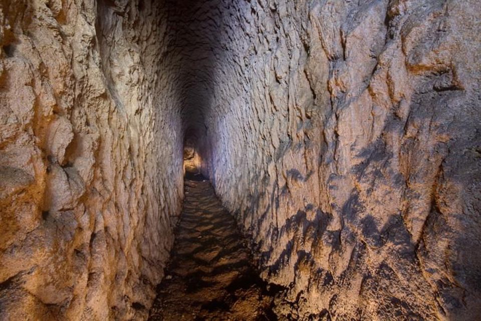 Secrets Below Rome: Tour Catacombs and Ancient Appian Way - The Catacombs: San Callisto or San Sebastiano, and why it’s worth the ticket