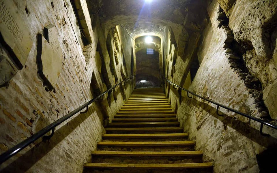 Vatican tour : Holy Jubilee Doors and Tomb of Pope Francis - Your 4-Hour Route Through the Vatican’s Jubilee Sites