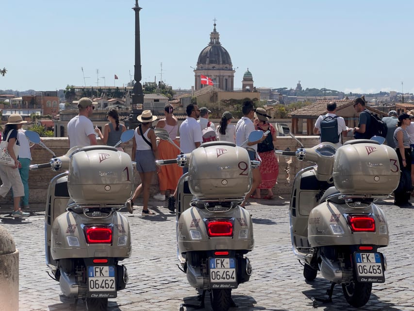 Vespa Sidecar Tour: Highlights of Rome - St. Peter’s Square and Vatican City: grand scale, short stop